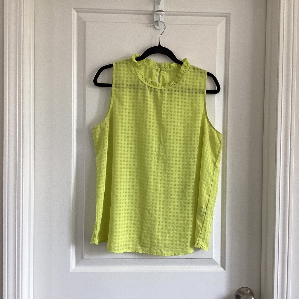 Unbranded ruffled neckline blouse size lg